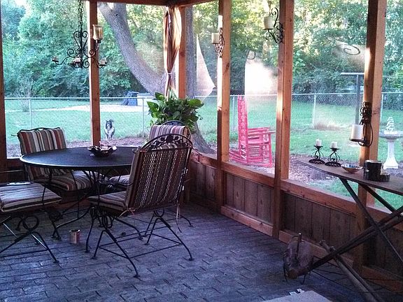 Screened in porch