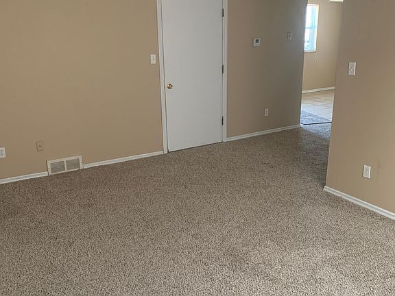 3rd image of 406 East Ln #4