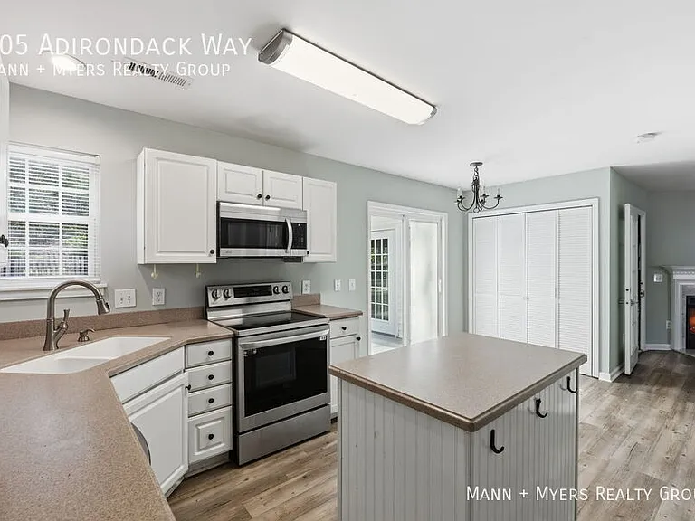 305 Adirondack Way — Photo 21