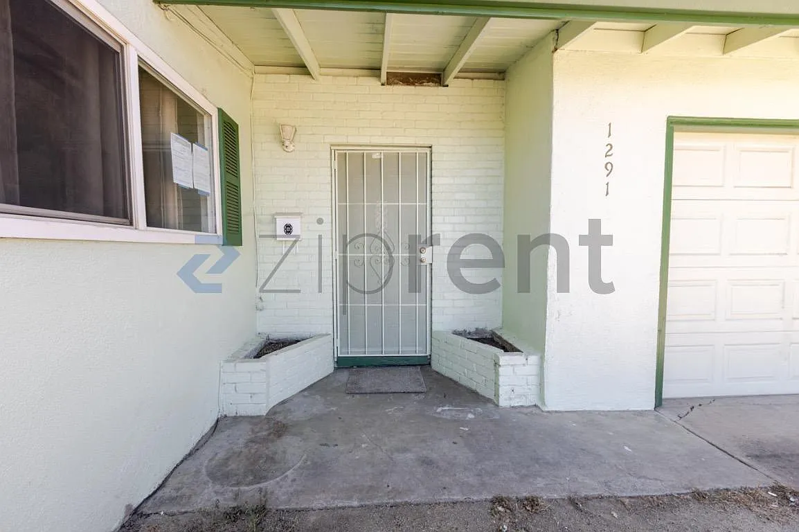 3 bed, 944 sqft, $2,300 — Photo 4