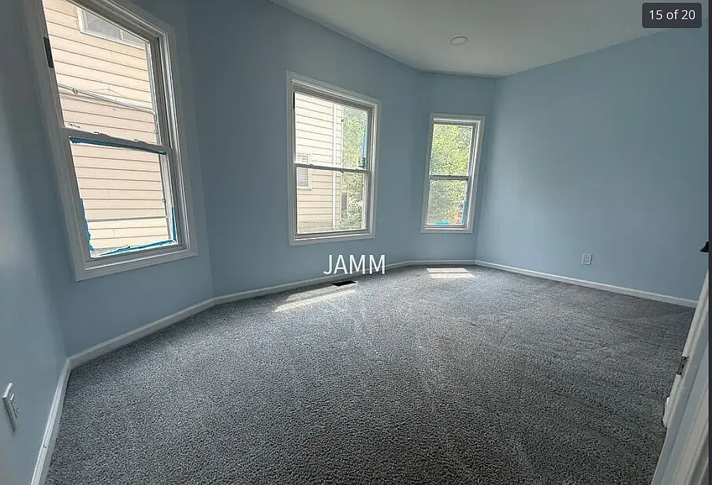 3 bed, 1100 sqft, $1,900 — Photo 2