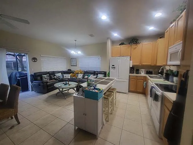 Caravelle Cir — Photo 16