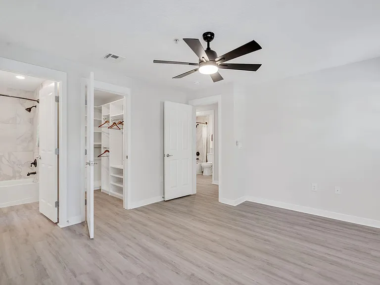 2405 W Texas Ave #4 — Photo 18