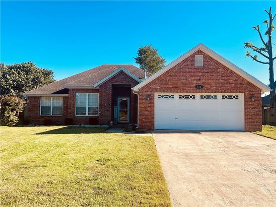 811 Grant Ave, Prairie Grove, AR 72753