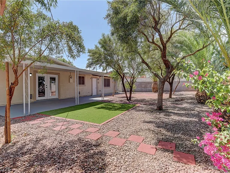 3896 Acapulco Ave — Photo 25