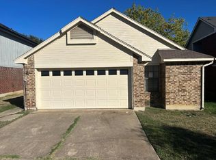 945 Sylvan Creek Dr, Lewisville, TX 75067