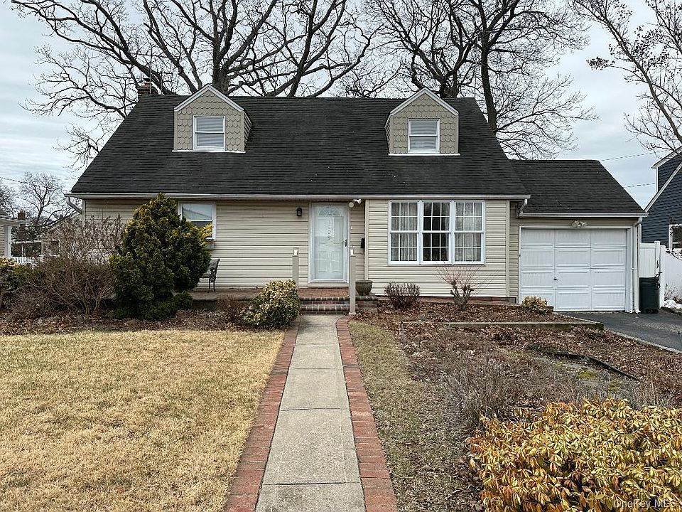 1st image of 1009 Park Lane N