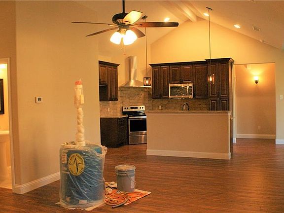 4th image of 618 Kiowa Cir
