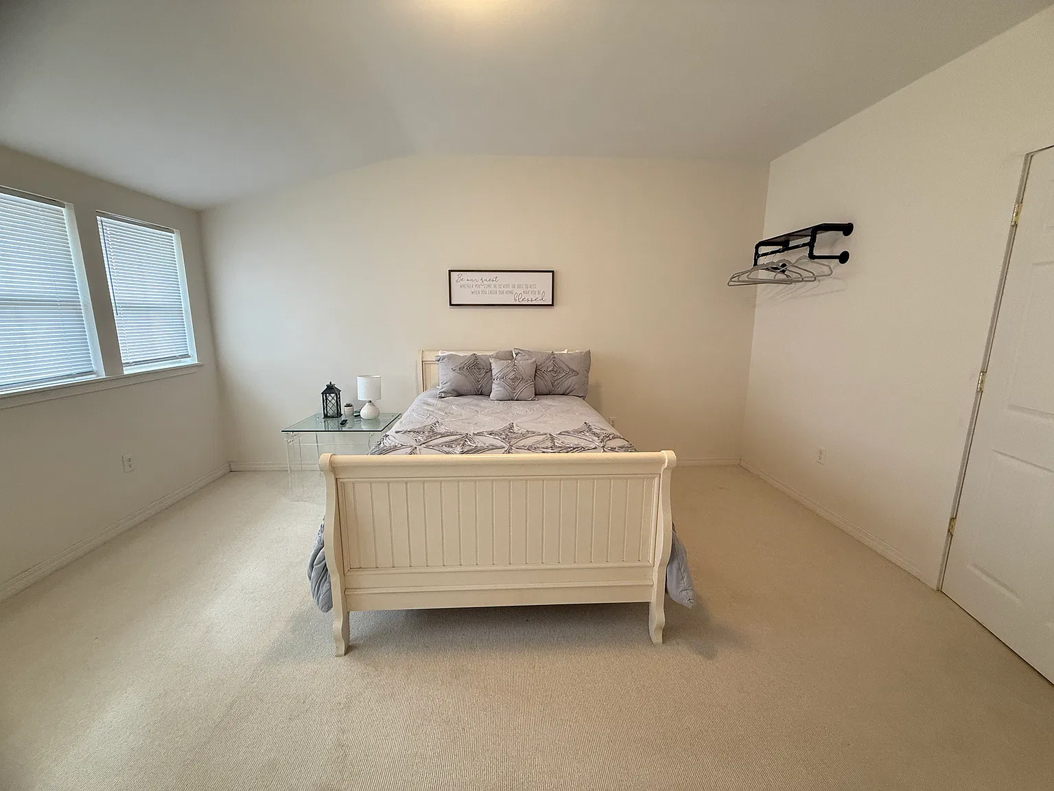 Available Now! Huge 3 Bedroom Apt Magnolia Springs!! — Photo 3