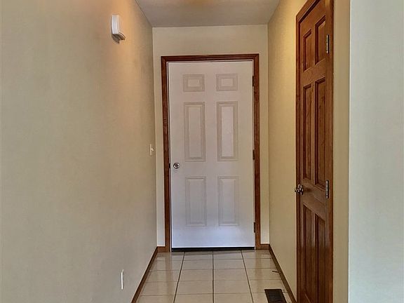 2nd image of 15561 Summerbrooke Ln