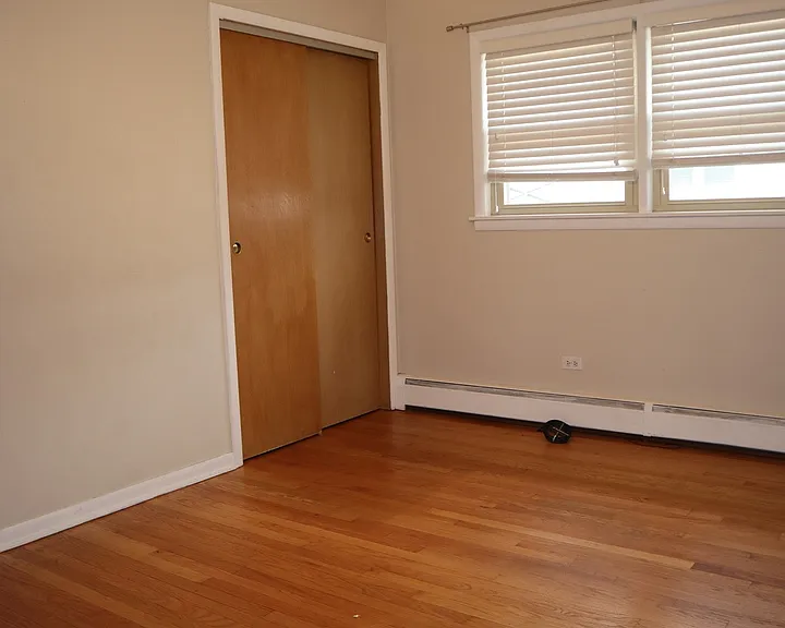 9647 S Sacramento Ave — Photo 11