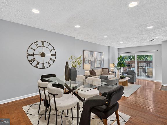 4th image of 1041 Michigan Ave NE #1041