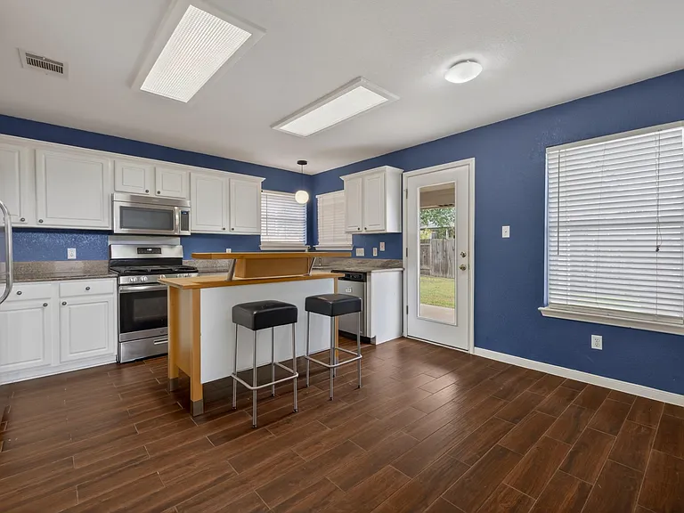 907 Settlement Cv — Photo 16