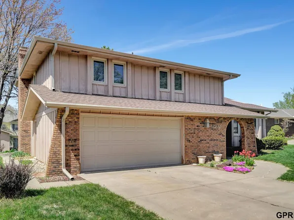 2301 Devonshire Dr, Lincoln, NE 68506
