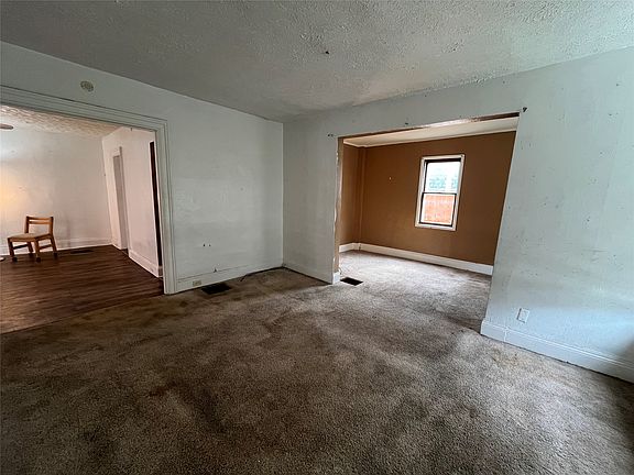 3rd image of 2607 Chestnut St