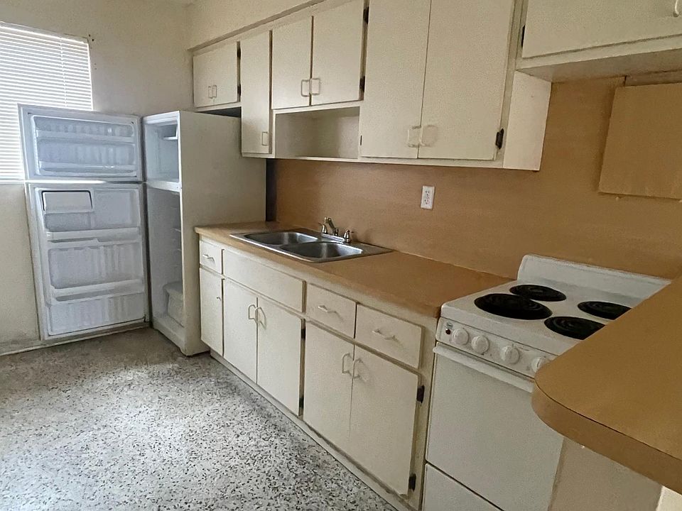 2nd image of 1432 W 29th St APT 8
