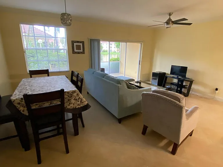 Living/dining room