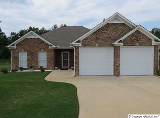 2350 Cypress Bend Cir, Hokes Bluff, AL 35903