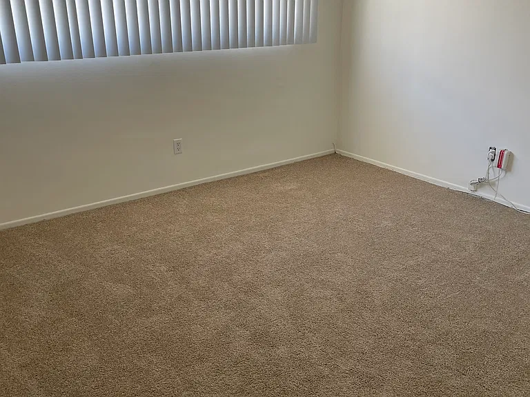 524 Avenue G #21 — Photo 15