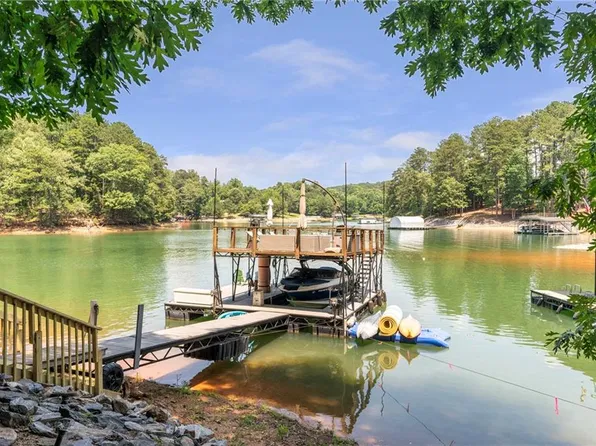 4886 Propes Dr, Oakwood, GA 30566