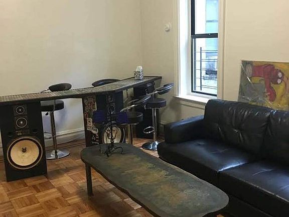 2nd image of 250 Hawthorne St APT 2G