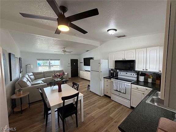 5th image of 7430 Pine Dr