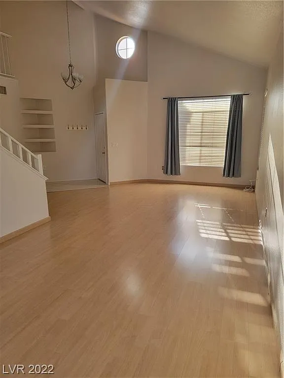 3 bed, 2.5 bath, 1990 sqft, $2,200 — Photo 2