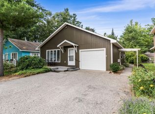 6540 Holden Ave, Indian River, MI 49749