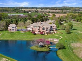 N84W36411 Riverwood LANE, Oconomowoc, WI 53066