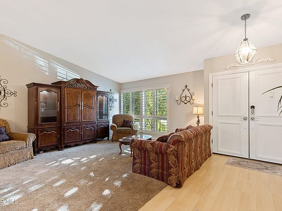 3rd image of 784 Calle Las Colinas