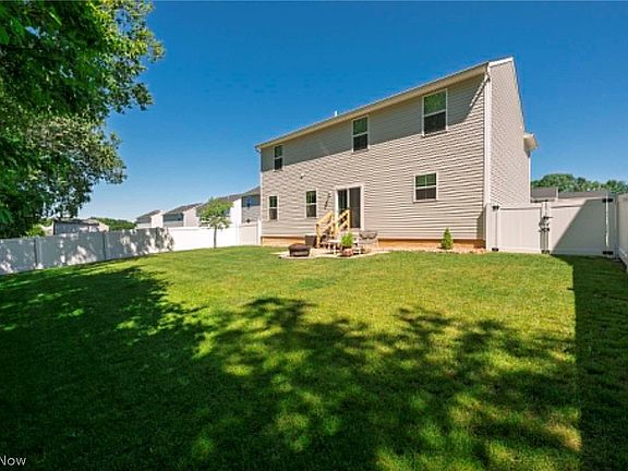 3rd image of 1422 Wood Fern Ln
