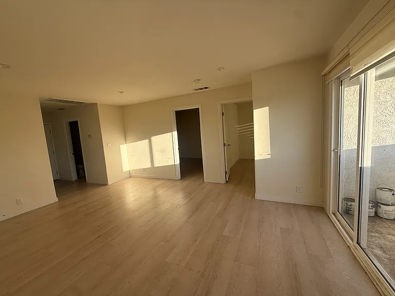 5228 Auckland Ave #2 — Photo 2
