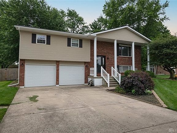 2nd image of 2081 El Camino Dr