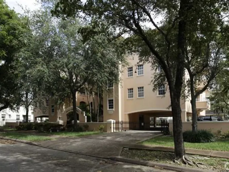 15 Phoenetia Ave — Photo 2