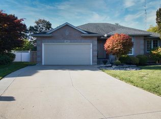 165 Alex Cameron Ct, Sarnia, ON N7W 1C3
