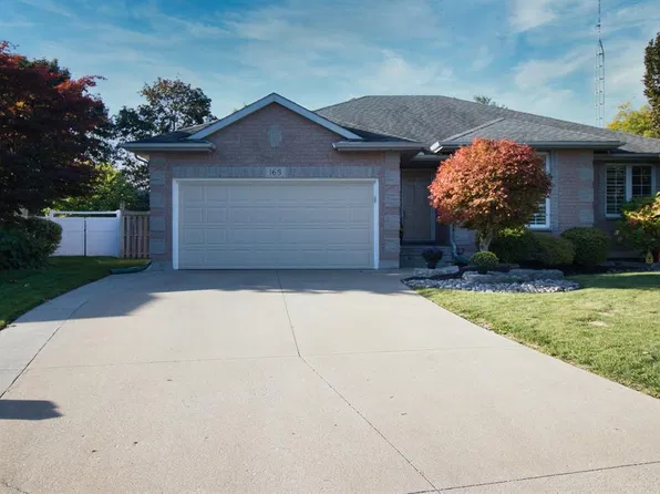 165 Alex Cameron Ct, Sarnia, ON N7W 1C3