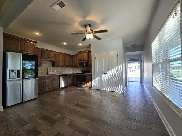 140 Roller Ct, Platte City, MO 64079