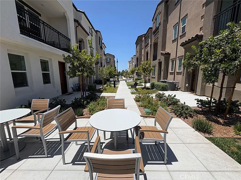 2211 W Orange Ave #21 — Photo 46