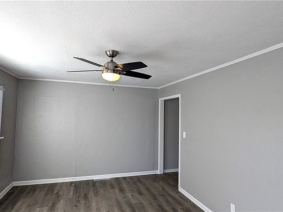 4th image of 3770 Meadow Ln