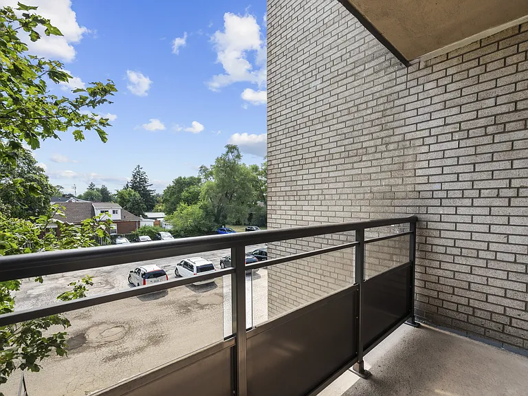 370 Concession St — Photo 5