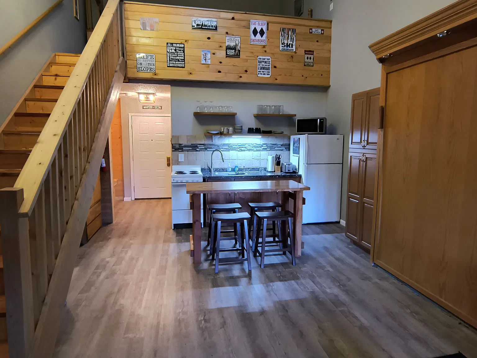 1 bed, 555 sqft, $1,750 — Photo 2