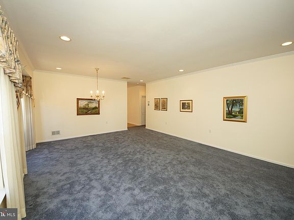 5th image of 11 Honeyflower Ln