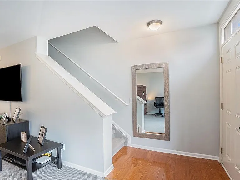 3286 Camden Dr #1 — Photo 2