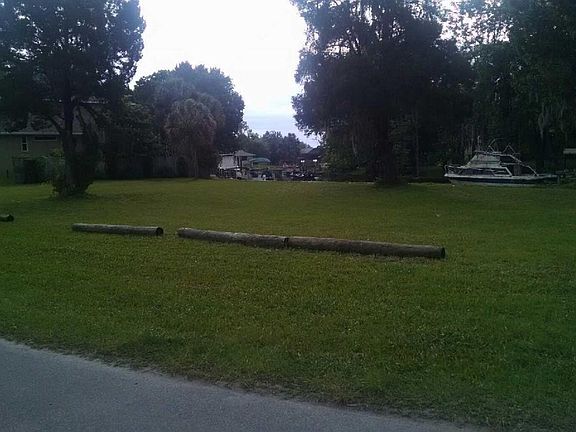 4th image of 221 SE 2nd Pl