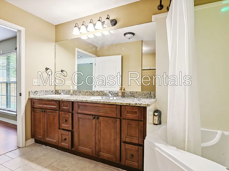 11523 Caroline Ct — Photo 17