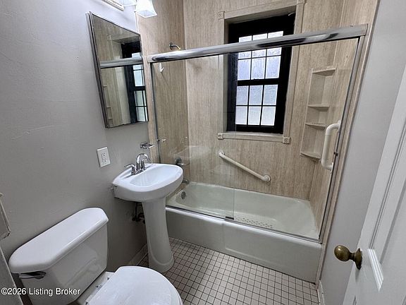 2nd image of 12 1/2 College Ct