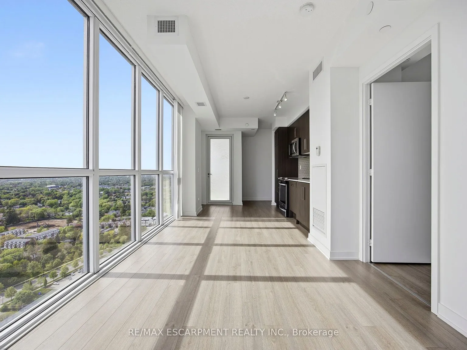 3 bed, $3,100 — Photo 4
