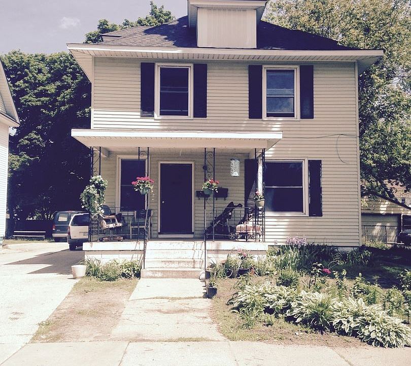 1st image of 211 1/2 W 13th St