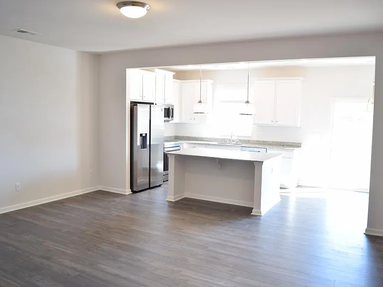 3934 Townes Blvd — Photo 2