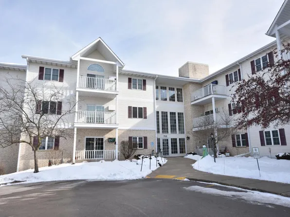 715 Canterberry COURT #211, West Bend, WI 53090